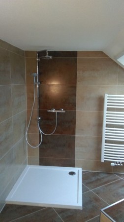 Duschbereich zweifarbig