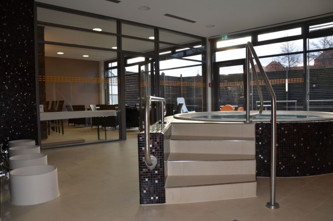 Fliesenbelaege und Stufenausbildung