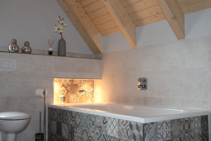 IMG_1515 Wannenverkleidung aus Dekorfliesen